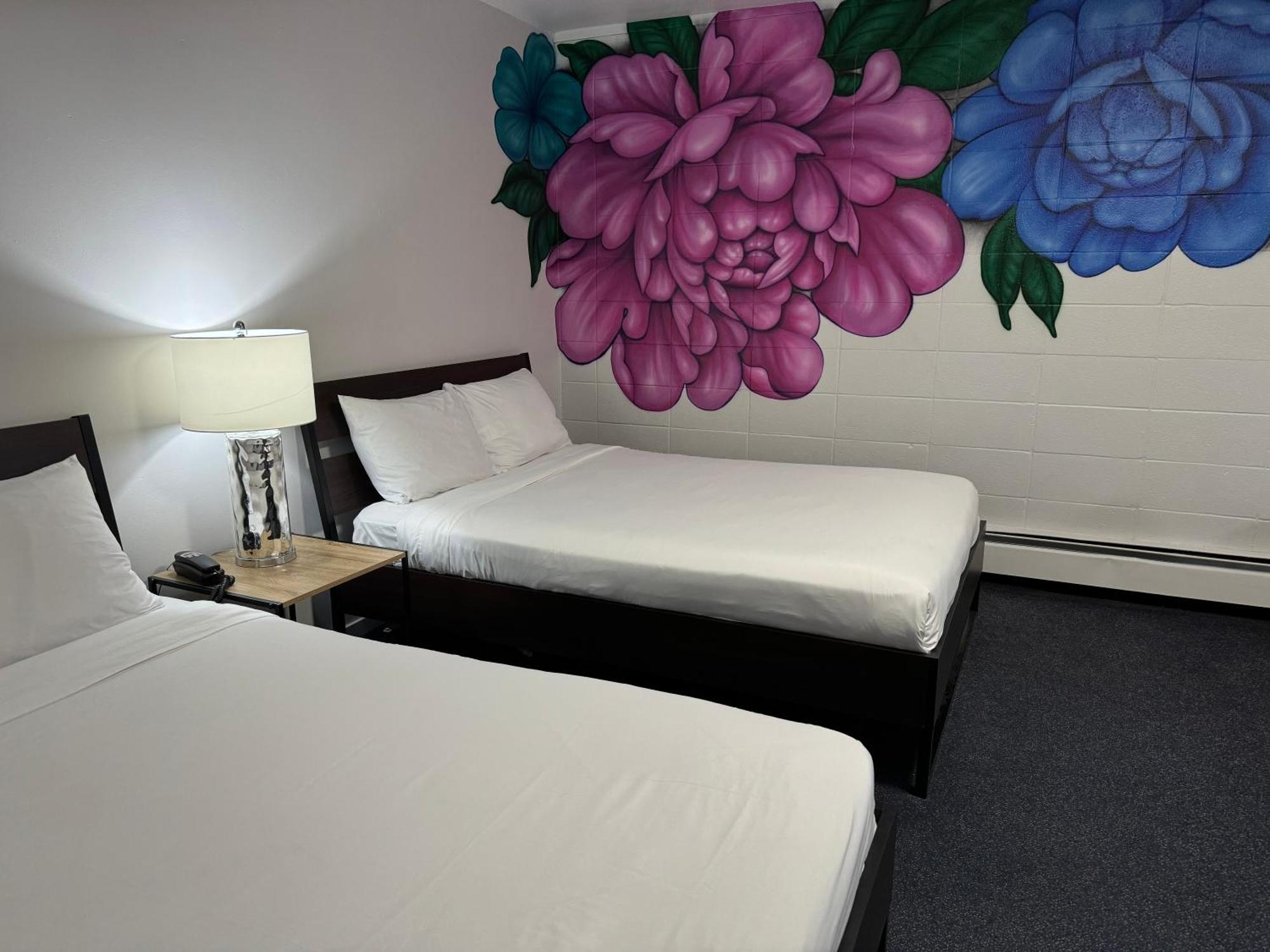Commercial Hotel Эдмонтон Экстерьер фото