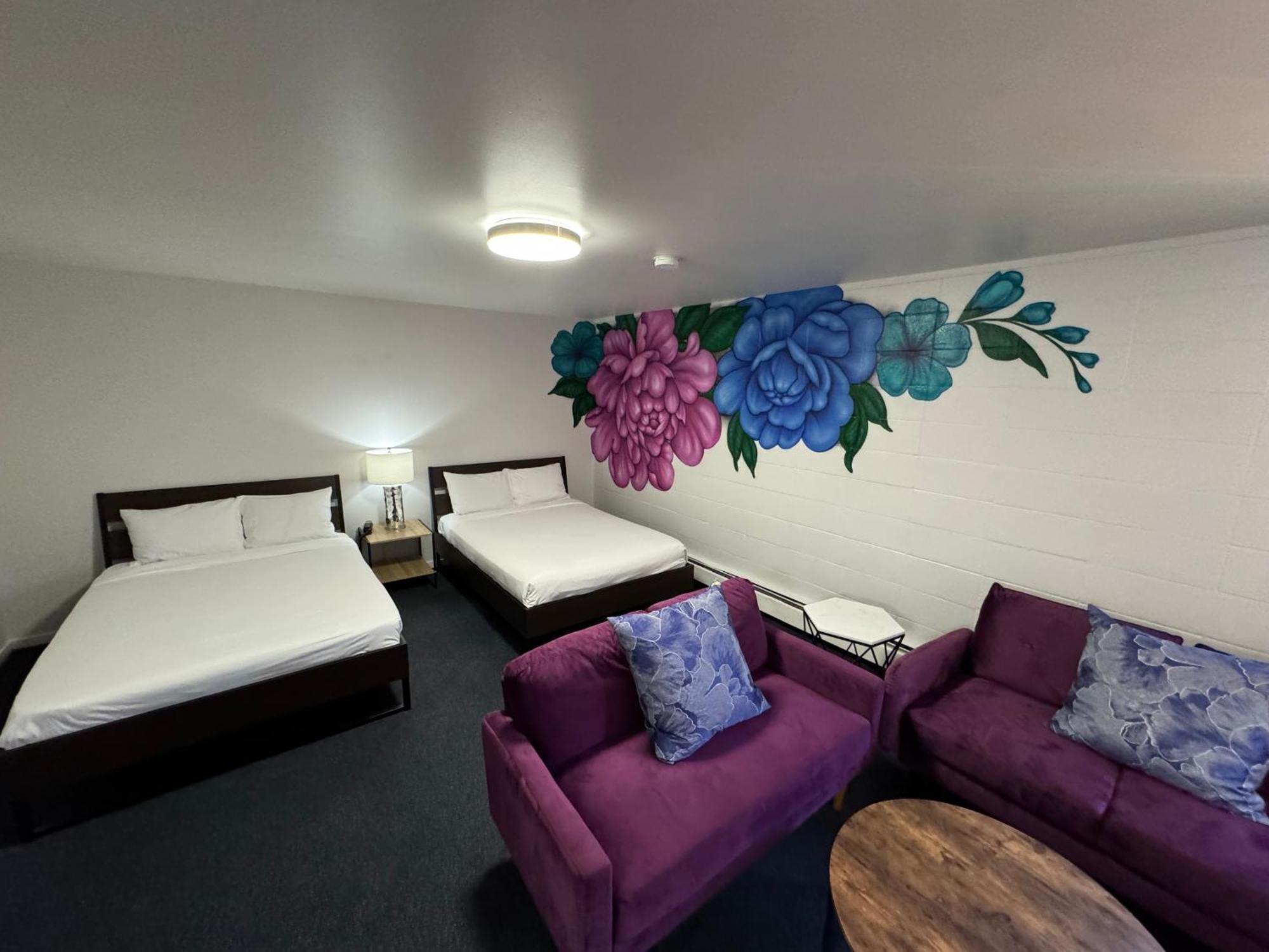 Commercial Hotel Эдмонтон Экстерьер фото