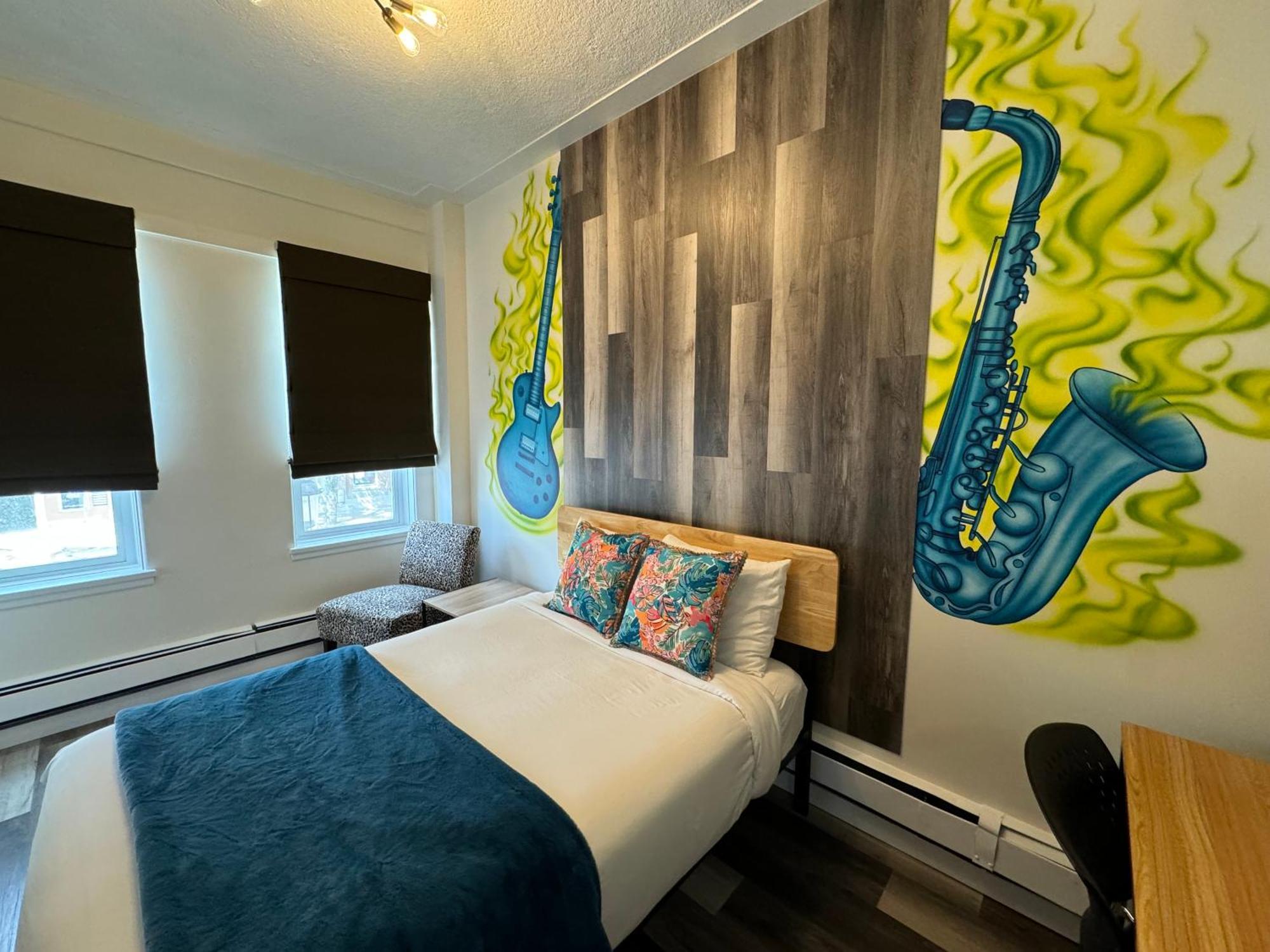 Commercial Hotel Эдмонтон Экстерьер фото